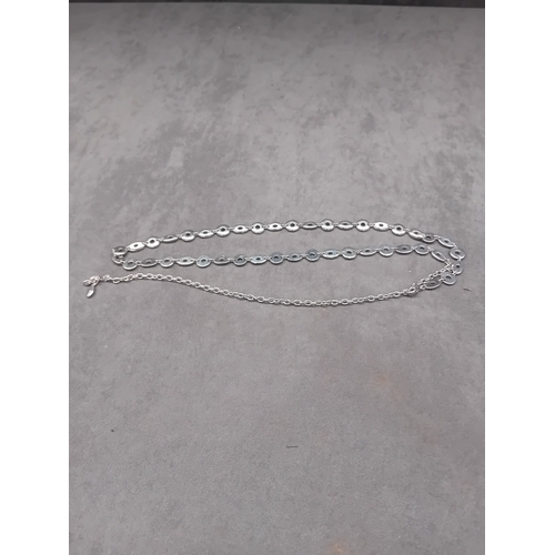 94 - Mixed lot of dress Jewelry containing 6 Necklaces as pictured