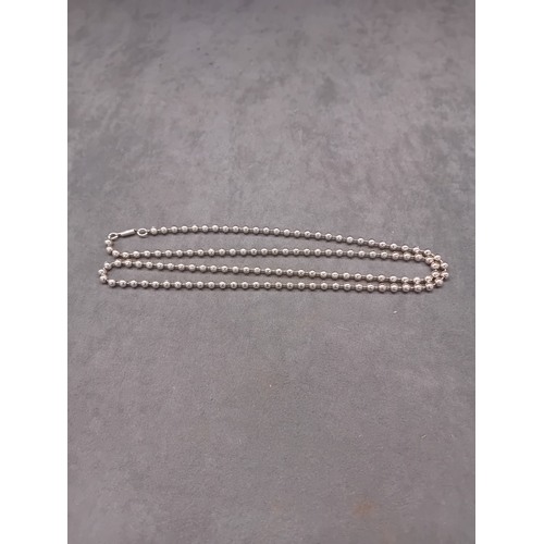 94 - Mixed lot of dress Jewelry containing 6 Necklaces as pictured