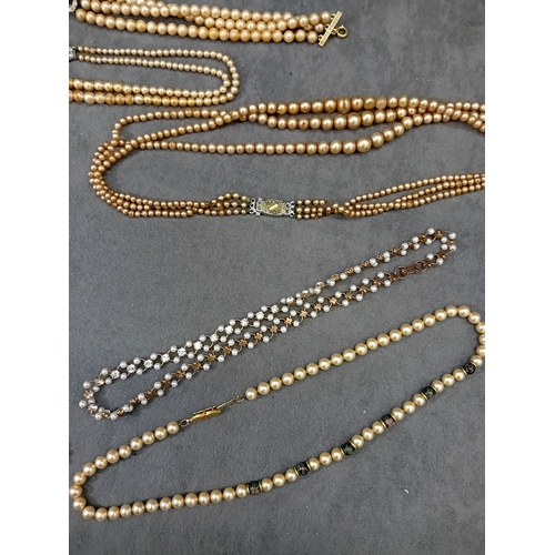 118 - Mixed lot of dress Jewelry, Peal designs with pretty center jewels as pictured.&nbsp;