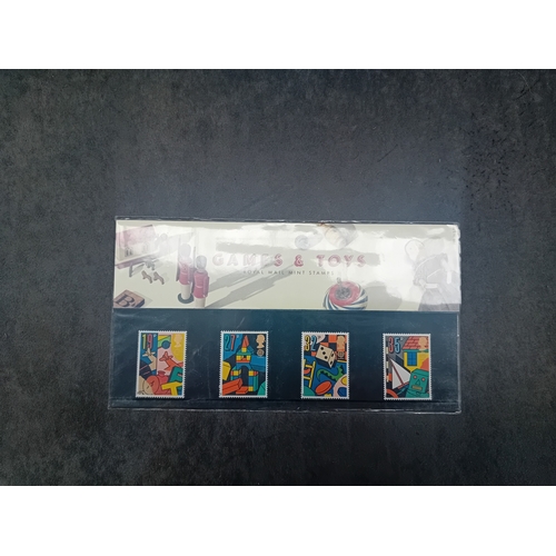 337 - Lot of 4 of Stamp Presentation packs 
Europa 1990 pack number 206 
The Australian Bicentenary 1988 p... 