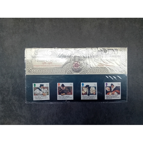 339 - Lot of 7 Historical Themed Stamp Presentation packs 
Medieval life 1986 pack number 172 
Victorian B... 