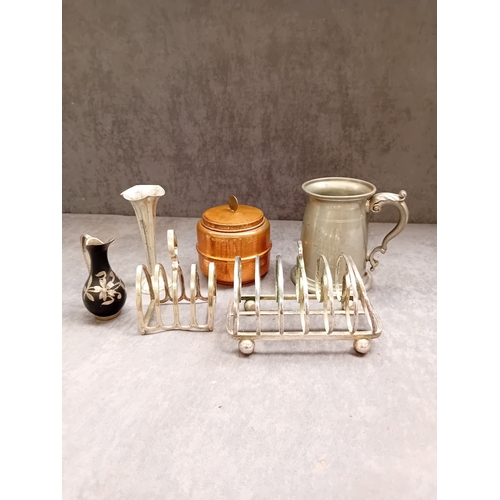 366 - Mixed Lot of metalware, includes silver Plated toast rack, pewter stein copper pot and other items a... 
