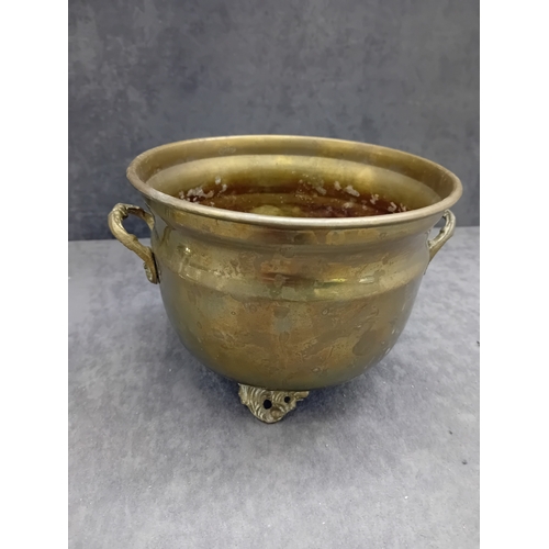 440 - A polished, reflective pewter tankard, identified by web intelligence as English pewter, likely from... 