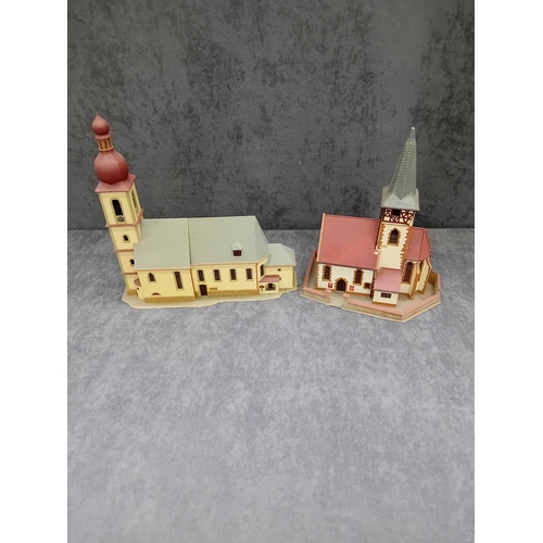 679 - Lot of 2 Kibri model railway buildings ho/oo scale as pictured