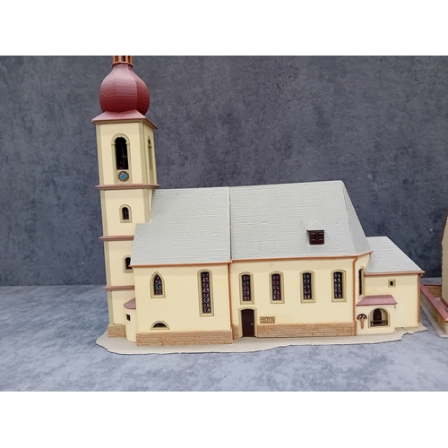 679 - Lot of 2 Kibri model railway buildings ho/oo scale as pictured