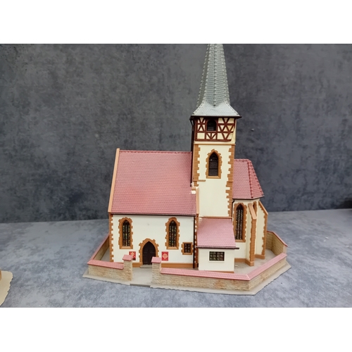 679 - Lot of 2 Kibri model railway buildings ho/oo scale as pictured