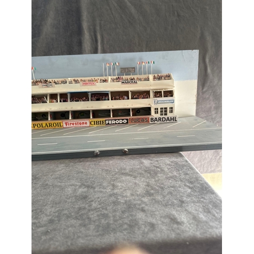 565 - Hand made scalextric pit crew stand 106 cm length 30 cm hight 39 cm depth