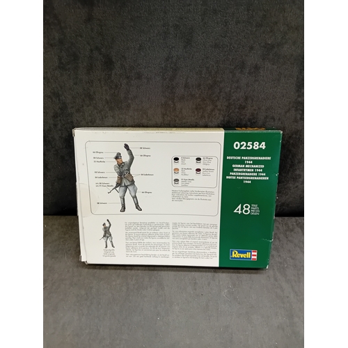 589 - A Revell 1/72 scale plastic model kit, No. 02584, featuring 