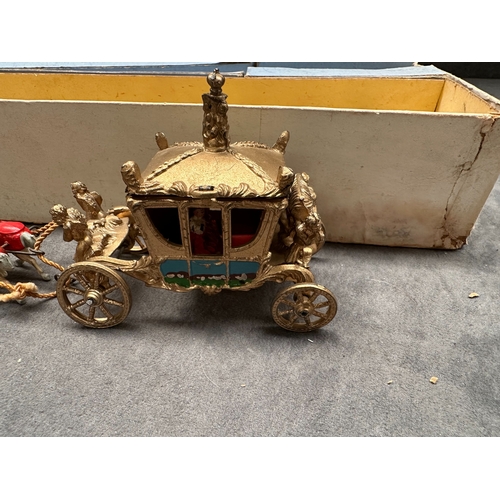 657 - ER Royal set includes queens guards and horse and carriage. made by John Hill Co Metal Toys.&nbsp;