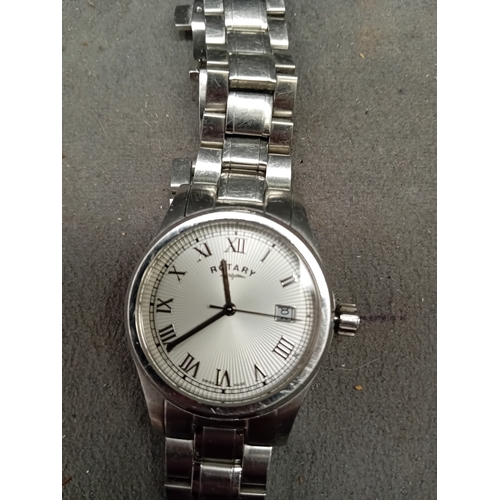 113 - A Rotary GB02339 stainless steel wristwatch. The watch features a round stainless steel case and a m... 