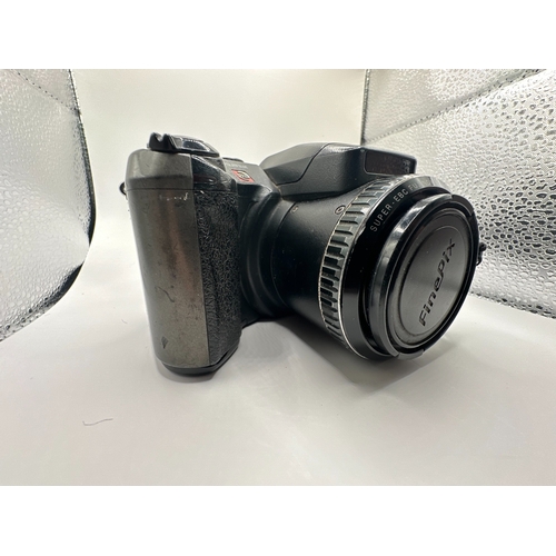118 - Fujifilm FinePix S602 6x Zoom number 26L08615