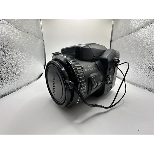 118 - Fujifilm FinePix S602 6x Zoom number 26L08615