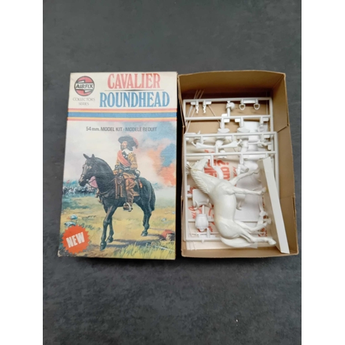 152 - 3x Airfix model figures 1x British 10th Hussar 1815 54mm model kit new in box 1x Cavalier Roundhead ... 