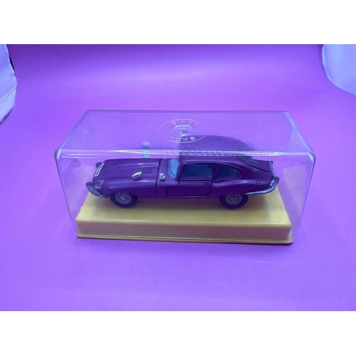 303 - Dinky Toys Jaguar No 131.Ã&nbsp;Issued 1975/76.Ã&nbsp;Plastic Case.