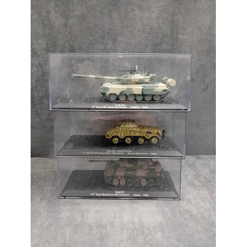 A collection of 15 DeAgostini 'The Combat Tanks Collection' scale ...