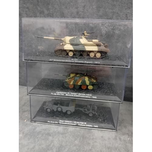 323 - A collection of 15 DeAgostini 'The Combat Tanks Collection' miniature military vehicle models. The l... 