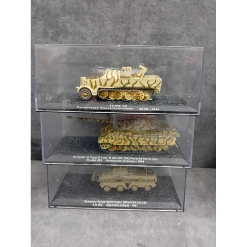 323 - A collection of 15 DeAgostini 'The Combat Tanks Collection' miniature military vehicle models. The l... 