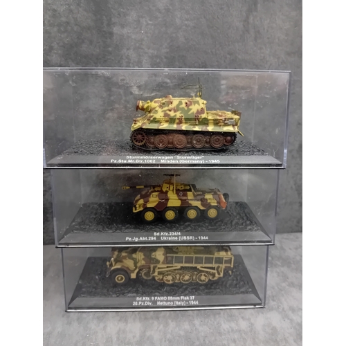 323 - A collection of 15 DeAgostini 'The Combat Tanks Collection' miniature military vehicle models. The l... 