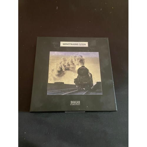 517 - An Atlas Editions Minitrains 1/220 Z Scale model railway set. This lot comprises 1 set, which includ... 