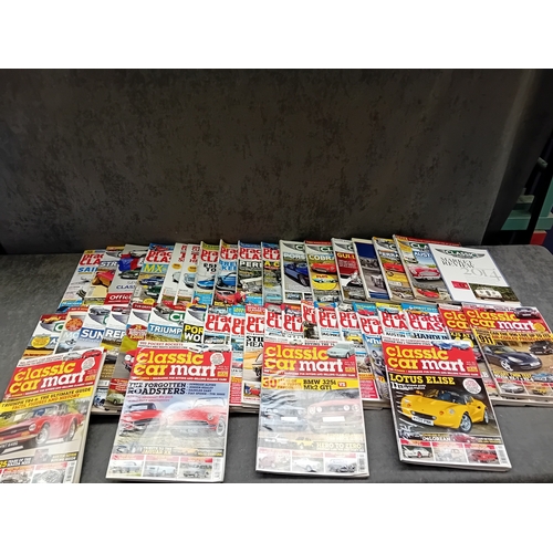 550 - A collection of 41 printed paper automotive enthusiast magazines, prominently featuring titles such ... 