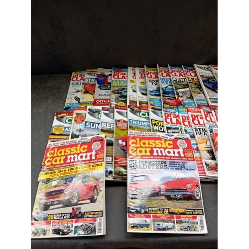 550 - A collection of 41 printed paper automotive enthusiast magazines, prominently featuring titles such ... 