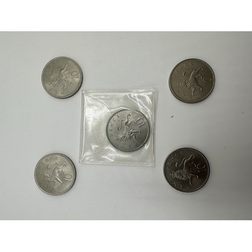 636 - 5 x 1968 UNC 2 shilling 10 pence Coins&nbsp;