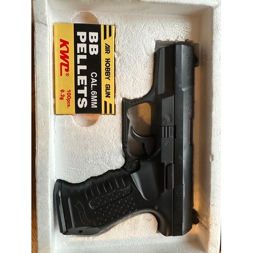 95 - A KWC manufactured 1:1 scale replica airsoft pistol set, modeled after the Walther P99 handgun. The ... 