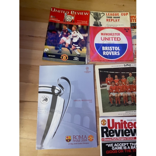17 - Manchester united match day programmes and photo card of the team&nbsp;