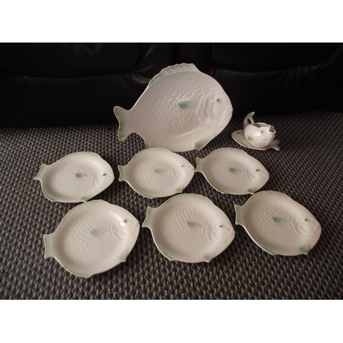 36 - Art deco shorter and son fish plate set with 6 plates 1 serving plate sauce boat and sauce boat  tra... 