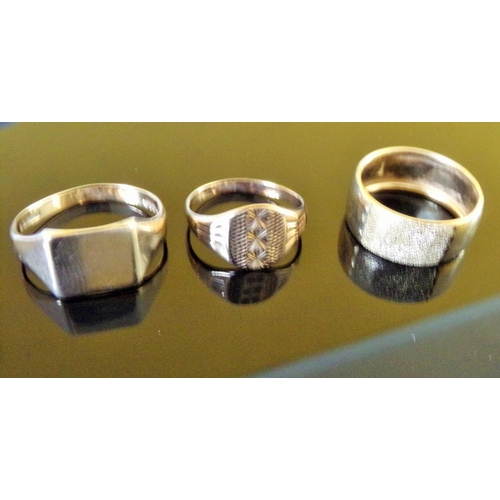 69 - 9ct gold band +Ladies & Gents 9ct gold signet rings 7.2g approx. (3)