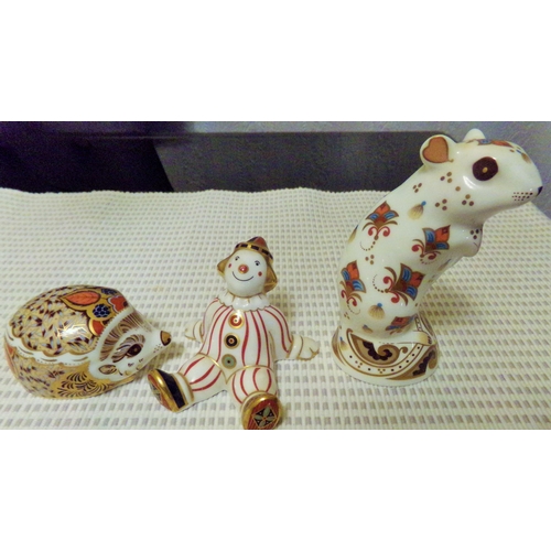 78 - 2x royal crown derby Stripy Clown + small Hedgehog paperweight bramble + Royal Crown derby Gerbil pa... 