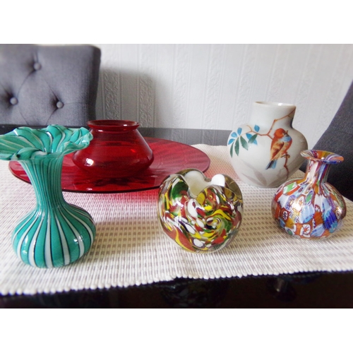 8 - Good selection of art glassware inc ruby glass centre piece tazza and bowl , Tazza with ribbed under... 