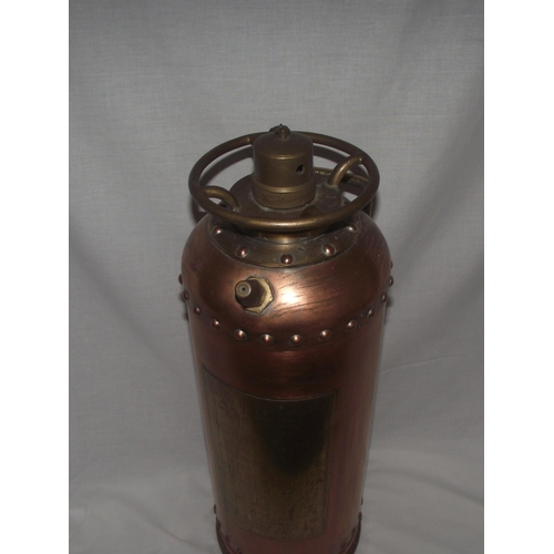 40 - A vintage Waterloo copper fire extinguisher, made in 1961, 50cm high to handle H.60cm manufactured b... 