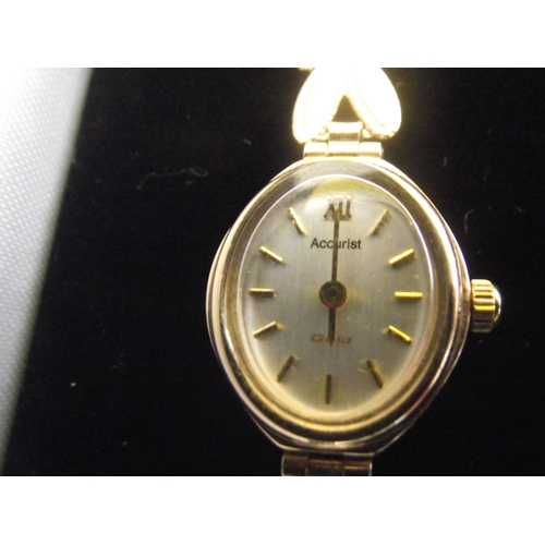 62 - A modern 9ct gold Accurist quartz ladies cocktail watch on 9ct gold bracelet strap. (With 1 Extra  l... 