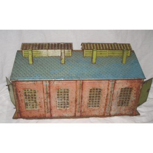 66 - Rare Large Hornby 0 Gauge tin plate No.2 Engine Shed  with 2-rail tinplate Track, 4 chimneyâs and ... 