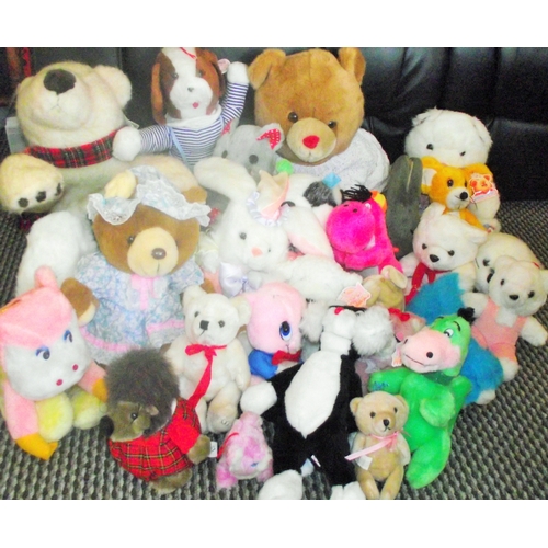 25 - Large collection of  assorted tedy bears / soft toys all different makers 50 in the lot