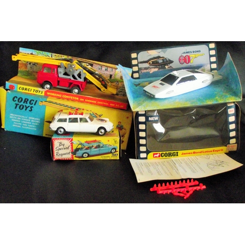 11 - Corgi Jeep F C 150 conveyor ( Rubber belt broken ) box in fair condition + Corgi Citroen Safari 475 ... 