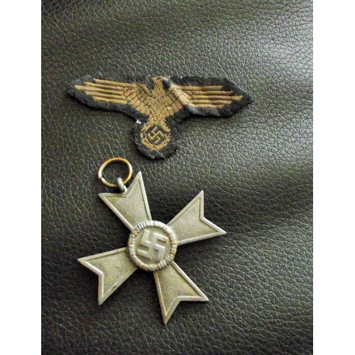 52 - WW 2 German 1939 merit medal & German pilots wings patch