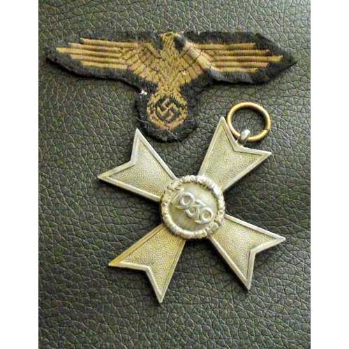 52 - WW 2 German 1939 merit medal & German pilots wings patch