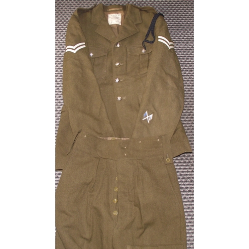 96 - Military Uniform, Mens No. 2 Dress Army corporal 8405-99-973-4630 size 20 with signallers embroided ... 