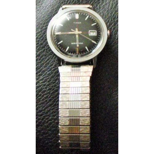 20 - Vintage 1970s crosshair black dial second hand & date calender stainless cased Timex gents wrist wat... 