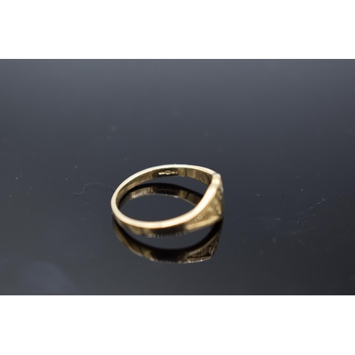 44 - Gold 375 Heart Ring Size H with Presentation Box
1.3 grams