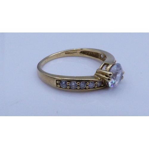 50 - Gold 375 Diamante Ring Size M
2.1 grams