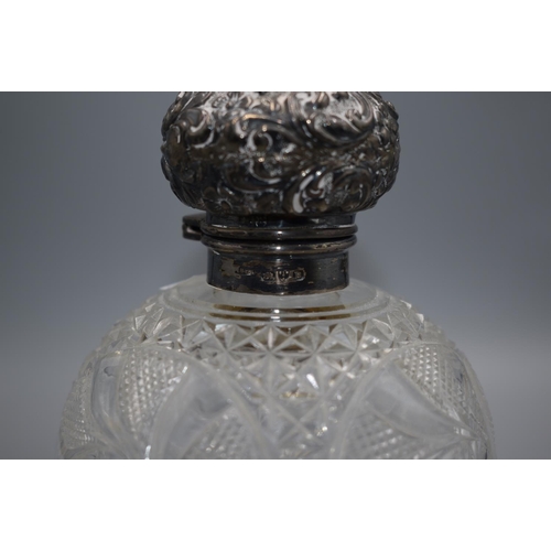 114 - Hallmarked Chester Silver Topped Crystal Perfume Bottle (1900)