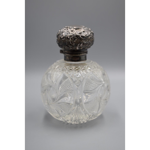 114 - Hallmarked Chester Silver Topped Crystal Perfume Bottle (1900)