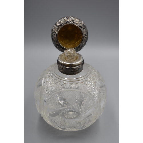 114 - Hallmarked Chester Silver Topped Crystal Perfume Bottle (1900)