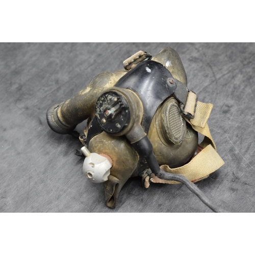 59 - Early RAF oxygen mask with microphone