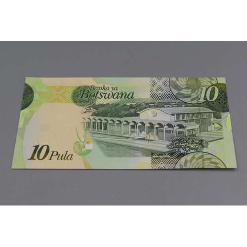 68 - Two Bank of Botswana Pula Bank Notes (10 and 20)