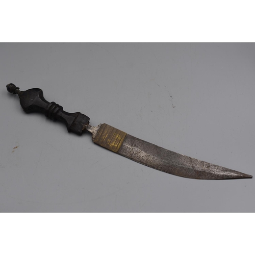 135 - Old African dagger with a curved Blade 31cm Long