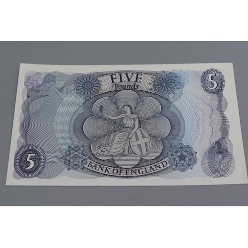 11 - Bank of England Hollom Blue Five Pound Elizabeth II Bank Note